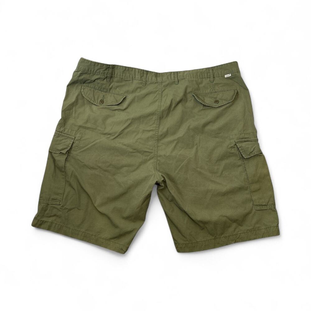Levi's Men Green Vacation Size 48 Shorts Pants Solid Cargo Style light hiking - Picture 2 of 6